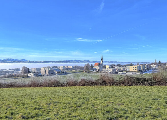 Die Sonne taucht Hildisrieden am Morgen des 19. Januar 2026 in sanfte Pastellfarben. Bild: Martin Sommerhalder