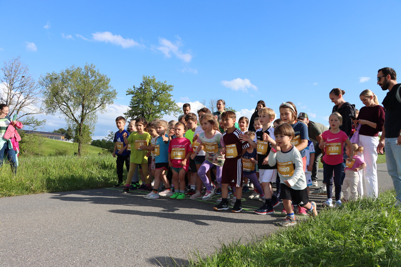 Volle Kraft voraus: Kids Run am Start der 200-m-Strecke.  Bild: uke